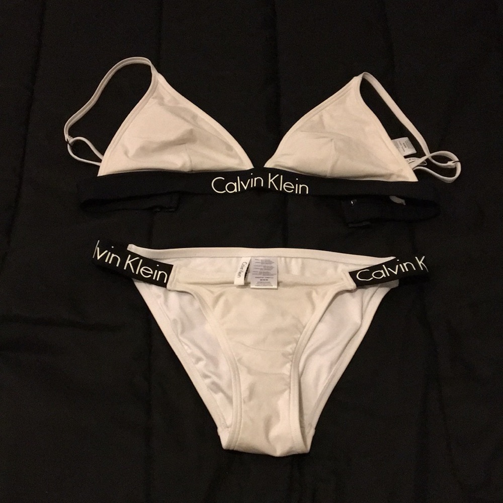 ⚫️⚪️Calvin Klein⚫️⚪️ Bikini